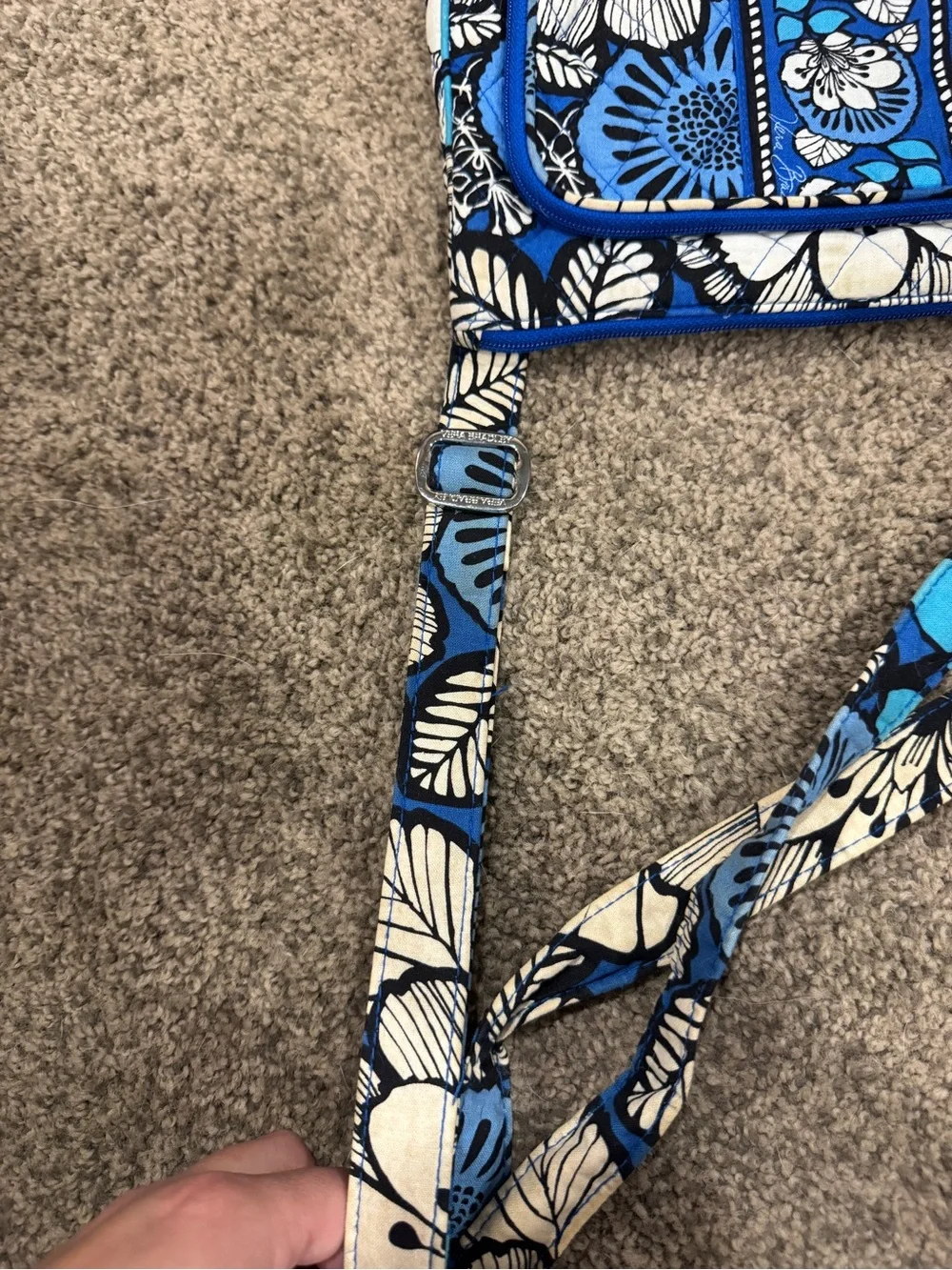 VERA BRADLEY BLUE BAYOU CROSSBODY WALLET BAG—Blue and White